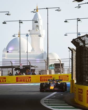 F1 - SAUDI ARABIAN GRAND PRIX 2025 01 VERSTAPPEN Max (nld), Red Bull Racing RB21, action during the Formula 1 STC Saudi Arabian Grand Prix 2025, 5th round of the 2025 FIA Formula One World Championship, WM, Weltmeisterschaft from April 18 to 20, 2025 on the Jeddah Corniche Circuit, in Jeddah, Saudi Arabia - JeddahSaudi Arabia  Copyright: xFLORENTxGOODENx