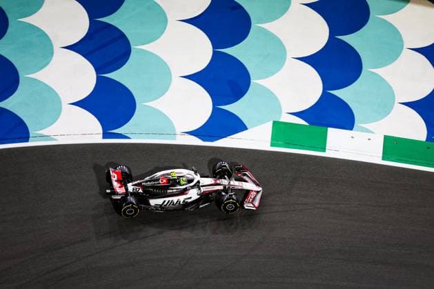 F1 - SAUDI ARABIAN GRAND PRIX 2025 87 BEARMAN Ollie Oliver (gbr), Haas F1 Team VF-25 Ferrari, action during the Formula 1 STC Saudi Arabian Grand Prix 2025, 5th round of the 2025 FIA Formula One World Championship, WM, Weltmeisterschaft from April 18 to 20, 2025 on the Jeddah Corniche Circuit, in Jeddah, Saudi Arabia - JeddahSaudi Arabia  Copyright: xFLORENTxGOODENx