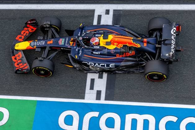 JEDDAH CORNICHE CIRCUIT, SAUDI ARABIA - APRIL 18: Max Verstappen, Red Bull Racing RB21 from Netherlands during the Saudi Arabian Grand Prix at Jeddah Corniche Circuit on Friday April 18, 2025 in Jeddah, Saudi Arabia (Photo by Michael Potts BSR Agency)