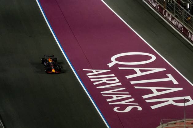 JEDDAH CORNICHE CIRCUIT, SAUDI ARABIA - APRIL 18: Max Verstappen, Red Bull Racing RB21 from Netherlands during the Saudi Arabian Grand Prix at Jeddah Corniche Circuit on Friday April 18, 2025 in Jeddah, Saudi Arabia (Photo by Michael Potts BSR Agency)