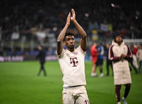 FOOTBALL CHAMPIONS LEAGUE SEASON 2024 2025 Quarter-final second leg Inter Milan FC Bayern Muenchen 16 04 2025 Kingsley Coman FC Bayern Muenchen with thanks to the fans after the match