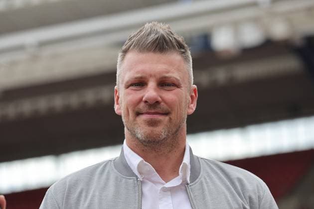 19 04 2024 Soccer Season 2024 2025 2 Soccer Bundesliga 30 Matchday 1 FC Nürnberg FCN Club SC Paderborn 07 SCP Sportfoto Zink DaMa xdaxmax DFL regulations prohibit any use of photographs as image sequences and or quasi video only for editorial use Lukas Kwasniok Trainer SC Paderborn 07 nachdenklich