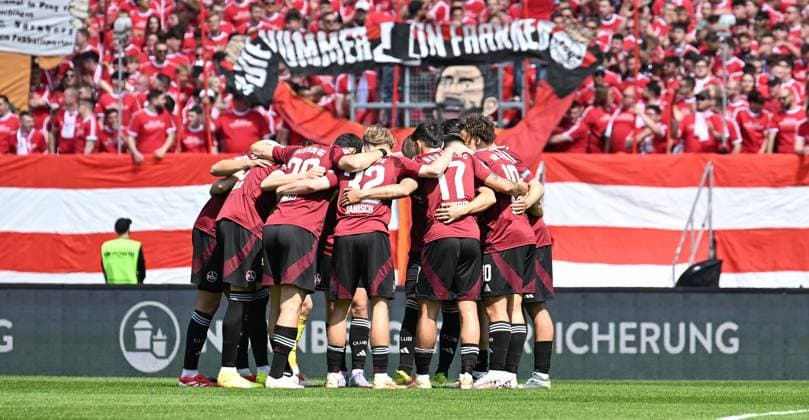 19 04 2024 Soccer Season 2024 2025 2 Soccer Bundesliga 30 Matchday 1 FC Nürnberg FCN Club SC Paderborn 07 SCP Sportfoto Zink xwoxzix DFL regulations prohibit any use of photographs as image sequences and or quasi video only for editorial use Teamkreis Mannschaft Team FCN