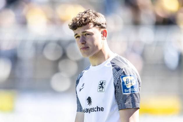 Soccer Men 3 League 34 Matchday Season 2024 2025 TSV 1860 Munich Alemannia Aachen 19 04 2025 20 Lukas Reich TSV 1860 Munich Munich Municipal Stadium an der Grü Bayern Germany