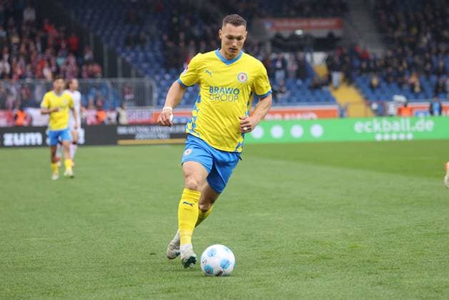 Eintracht BS vs 1 FC Kaiserslautern Braunschweig, 19 04 2025, Football, Season 24 25, 2 Bundesliga, Matchday 30, Eintracht Braunschweig vs 1 FC Kaiserslautern, Picture shows Sven Köhler BTSV, 27 Braunschweig