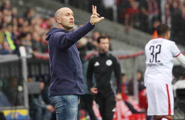 Eintracht BS vs 1 FC Kaiserslautern Braunschweig, 19 04 2025, Football, Season 24 25, 2 Bundesliga, Matchday 30, Eintracht Braunschweig vs 1 FC Kaiserslautern, Picture shows Eintracht coach Daniel Scherning Braunschweig