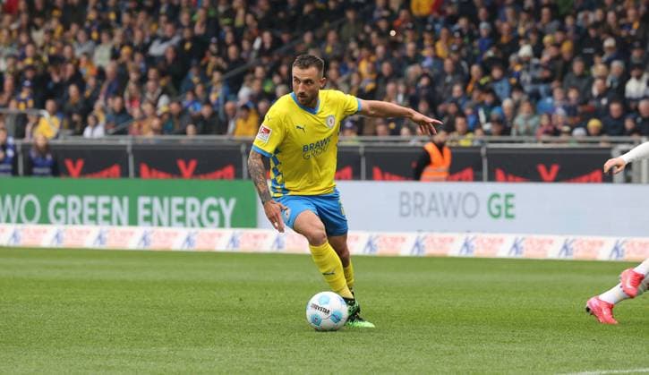 Eintracht BS vs 1 FC Kaiserslautern Braunschweig, 19 04 2025, Football, Season 24 25, 2 Bundesliga, Matchday 30, Eintracht Braunschweig vs 1 FC Kaiserslautern, Picture shows Robin Krauße BTSV, 39 Braunschweig