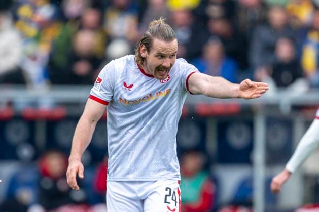 19 04 2025, Eintracht Braunschweig 1 FC Kaiserslautern, 2 Fußball Bundesliga, in Eintracht Stadion Lauterns Jannis Heuer reacts Important note According to the regulations of the DFB and the DFL, it is prohibited to use or have used photographs taken in the stadium and or of the match in the form of sequential images and or video-like photo series Copyright: xDavidxInderliedx