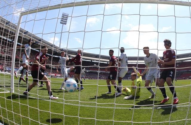 19 04 2024 Soccer Season 2024 2025 2 Soccer Bundesliga 30 Matchday 1 FC Nuremberg FCN Club SC Paderborn 07 SCP Sportfoto Zink DaMa xdaxmax DFL regulations prohibit any use of photographs as image sequences and or quasi video only for editorial use Goal Goal Shot to 1 1 Goalscorer Tjark Scheller 25, SC Paderborn 07 by header