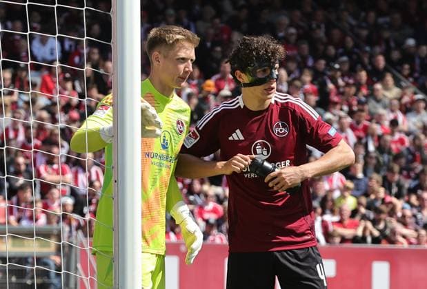 19 04 2024 Soccer season 2024 2025 2 Soccer Bundesliga 30 Matchday 1 FC Nürnberg FCN Club SC Paderborn 07 SCP Sportfoto Zink DaMa xdaxmax DFL regulations prohibit any use of photographs as image sequences and or quasi video only for editorial use Jan Reichert 1, 1 FC Nürnberg FCN Fabio Gruber 4, 1 FC Nürnberg FCN pensive