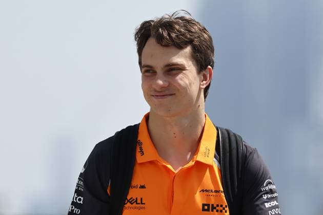 F1 Saudi Arabian Grand Prix 2025 Practice 3 Oscar Piastri of McLaren before third practice ahead of the Formula 1 Saudi Arabian Grand Prix at Jeddah Corniche Circuit in Jeddah, Saudi Arabia on April 19, 2025. Jeddah Saudi Arabia  Copyright: xJakubxPorzyckix originalFilename:porzycki-f1saudia250419_nprS5.jpg