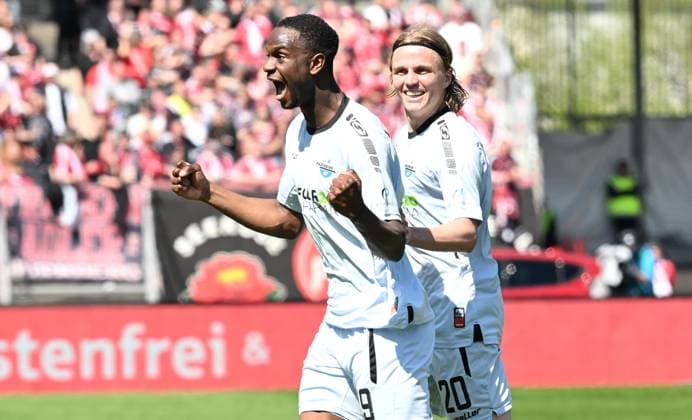 19 04 2024 Soccer Season 2024 2025 2 Soccer Bundesliga 30 Matchday 1 FC Nürnberg FCN Club SC Paderborn 07 SCP Sportfoto Zink xwoxzix DFL regulations prohibit any use of photographs as image sequences and or quasi video only for editorial use Torjubel Jubel nach Treffer Tor Torschuß zum 1 2 durch Ilyas Ansah 29, SC Paderborn 07 Ilyas Ansah 29, SC Paderborn 07 Felix Götze 20, SC Paderborn 07