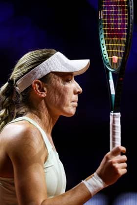 in the picture Ekaterina Alexandrova Ekaterina Alexandrova vs Jessica Pegula USA GER, Porsche Tennis Grand Prix GP Stuttgart 2025, WTA500, 19 04 2025 GER, Porsche Tennis Grand Prix GP Stuttgart 2025, WTA500, 19 04 2025 Stuttgart Copyright: xEibner-Pressefoto RogerxBuerkex EP