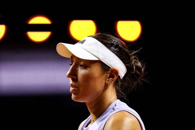 in the picture Jessica Pegula Ekaterina Alexandrova vs Jessica Pegula USA GER, Porsche Tennis Grand Prix GP Stuttgart 2025, WTA500, 19 04 2025 GER, Porsche Tennis Grand Prix GP Stuttgart 2025, WTA500, 19 04 2025 Stuttgart Copyright: xEibner-Pressefoto RogerxBuerkex EP