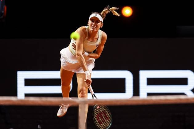 in the picture Ekaterina Alexandrova Ekaterina Alexandrova vs Jessica Pegula USA GER, Porsche Tennis Grand Prix GP Stuttgart 2025, WTA500, 19 04 2025 GER, Porsche Tennis Grand Prix GP Stuttgart 2025, WTA500, 19 04 2025 Stuttgart Copyright: xEibner-Pressefoto RogerxBuerkex EP