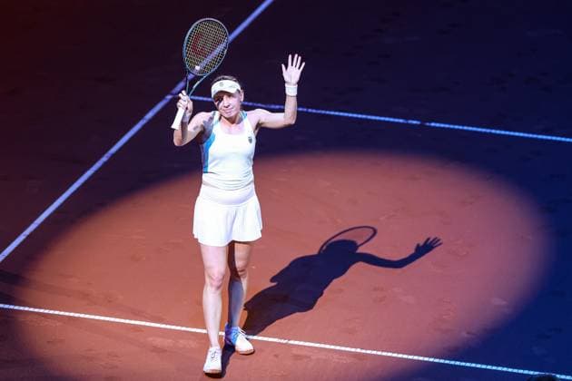 Victory for Ekaterina Alexandrova In the picture Ekaterina Alexandrova thanks the crowd Ekaterina Alexandrova vs Jessica Pegula USA GER, Porsche Tennis Grand Prix GP Stuttgart 2025, WTA500, 19 04 2025 GER, Porsche Tennis Grand Prix GP Stuttgart 2025, WTA500, 19 04 2025 Stuttgart Copyright: xEibner-Pressefoto RogerxBuerkex EP