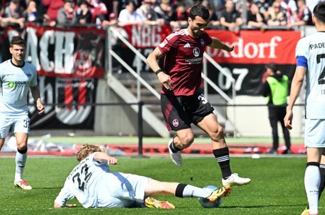 19 04 2024 Soccer Season 2024 2025 2 Soccer Bundesliga 30 Matchday 1 FC Nürnberg FCN Club SC Paderborn 07 SCP Sportfoto Zink xwoxzix DFL regulations prohibit any use of photographs as image sequences and or quasi video only for editorial use Mattes Hansen 22, SC Paderborn 07 Mahir Emreli 30, 1 FC Nürnberg FCN