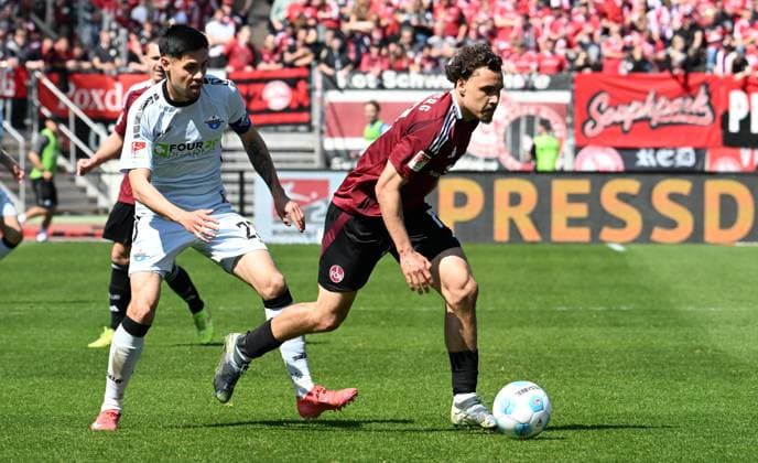 19 04 2024 Soccer Season 2024 2025 2 Soccer Bundesliga 30 Matchday 1 FC Nürnberg FCN Club SC Paderborn 07 SCP Sportfoto Zink xwoxzix DFL regulations prohibit any use of photographs as image sequences and or quasi video only for editorial use Raphael Obermair 23, SC Paderborn 07 Rafael Lubach 18, 1 FC Nürnberg FCN
