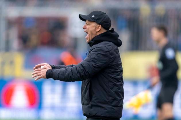 19 04 2025, Eintracht Braunschweig 1 FC Kaiserslautern, 2 Fußball Bundesliga, in Eintracht Stadion Lauterns coach Markus Anfang reacts Important note According to the regulations of the DFB and the DFL, it is prohibited to use or have used photographs taken in the stadium and or of the match in the form of sequential images and or video-like photo series Copyright: xDavidxInderliedx