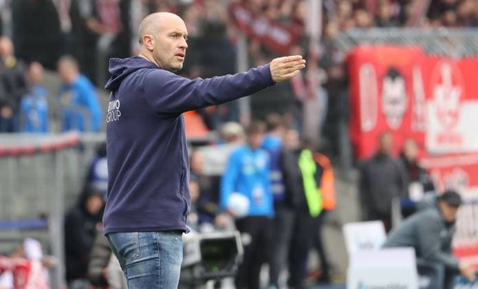 Eintracht BS vs 1 FC Kaiserslautern Braunschweig, 19 04 2025, Football, Season 24 25, 2 Bundesliga, Matchday 30, Eintracht Braunschweig vs 1 FC Kaiserslautern, Picture shows Eintracht coach Daniel Scherning Braunschweig
