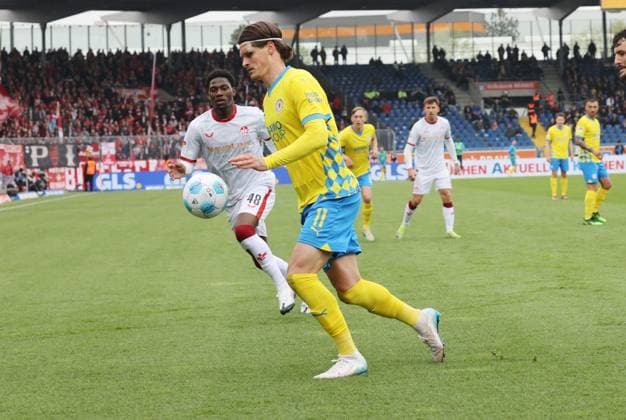 Eintracht BS vs 1 FC Kaiserslautern Braunschweig, 19 04 2025, Football, Season 24 25, 2 Bundesliga, Matchday 30, Eintracht Braunschweig vs 1 FC Kaiserslautern, Picture shows Levente Szabo BTSV, 11 Braunschweig