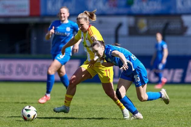 from left Dina Orschmann 1 FC Union Berlin, 11 and Sonja Lux SV Meppen, 15 in duel, duel, dynamics, action, action, game scene, THE DFB REGULATIONS PROHIBIT ANY USE OF PHOTOGRAPHS AS IMAGE SEQUENCES AND OR QUASI VIDEO , 19 04 2025, Meppen Germany , Football, 2 Womens Bundesliga, SV Meppen 1 FC Union Berlin xobx