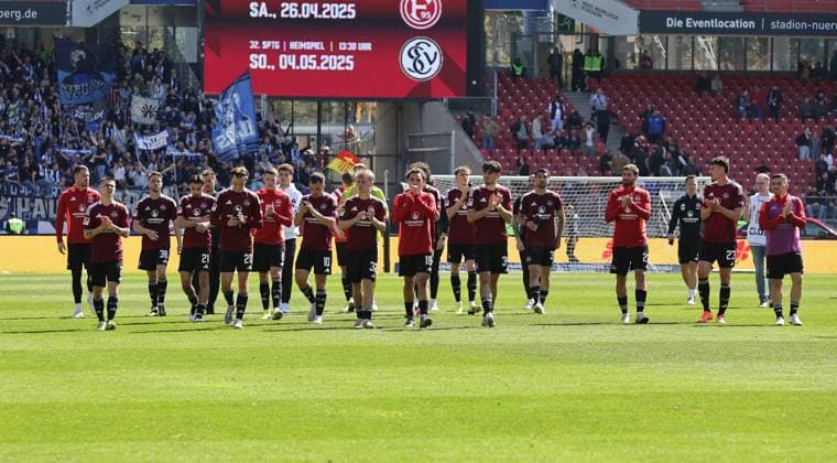 19 04 2024 Soccer Season 2024 2025 2 Soccer Bundesliga 30 Matchday 1 FC Nürnberg FCN Club SC Paderborn 07 SCP Sportfoto Zink DaMa xdaxmax DFL regulations prohibit any use of photographs as image sequences and or quasi video only for editorial use Team Team of FCN disappointed Disappointment after the end of the match
