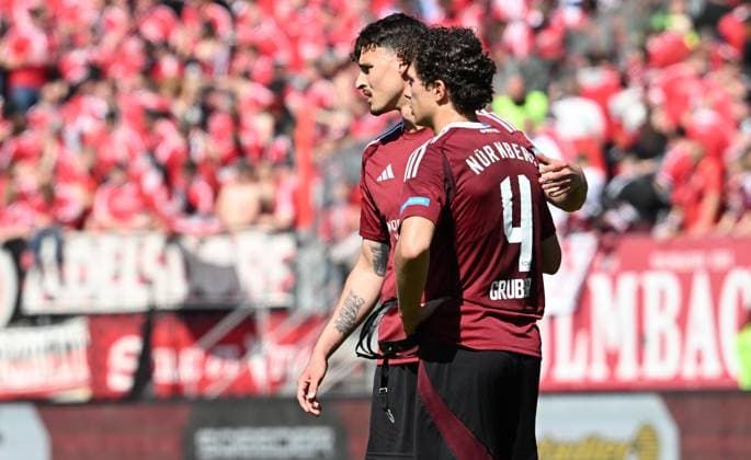 19 04 2024 Soccer Season 2024 2025 2 Soccer Bundesliga 30 Matchday 1 FC Nürnberg FCN Club SC Paderborn 07 SCP Sportfoto Zink xwoxzix DFL regulations prohibit any use of photographs as image sequences and or quasi video only for editorial use Janni Serra 23, 1 FC Nürnberg FCN Fabio Gruber 4, 1 FC Nürnberg FCN disappointed Disappointment after the end of the match