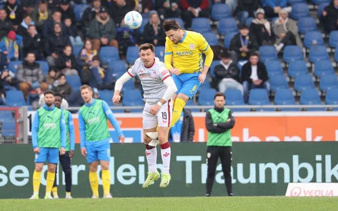 Eintracht BS vs 1 FC Kaiserslautern Braunschweig, 19 04 2025, Football, Season 24 25, 2 Bundesliga, Matchday 30, Eintracht Braunschweig vs 1 FC Kaiserslautern, Picture shows Ermin Bicakcic BTSV, 6 Braunschweig