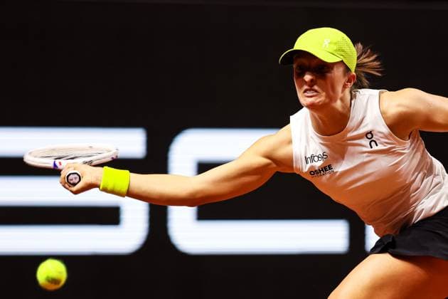 In the picture Iga Swiatek Jelena Osstapenko LAT vs Iga Swiatek POL GER, Porsche Tennis Grand Prix GP Stuttgart 2025, WTA500, 19 04 2025 GER, Porsche Tennis Grand Prix GP Stuttgart 2025, WTA500, 19 04 2025 Stuttgart Copyright: xEibner-Pressefoto RogerxBuerkex EP
