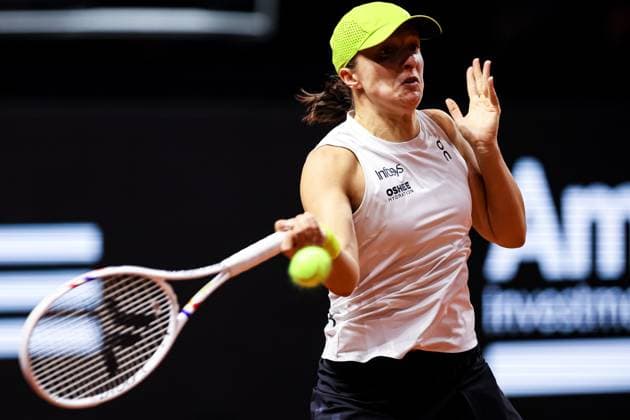 In the picture Iga Swiatek Jelena Osstapenko LAT vs Iga Swiatek POL GER, Porsche Tennis Grand Prix GP Stuttgart 2025, WTA500, 19 04 2025 GER, Porsche Tennis Grand Prix GP Stuttgart 2025, WTA500, 19 04 2025 Stuttgart Copyright: xEibner-Pressefoto RogerxBuerkex EP