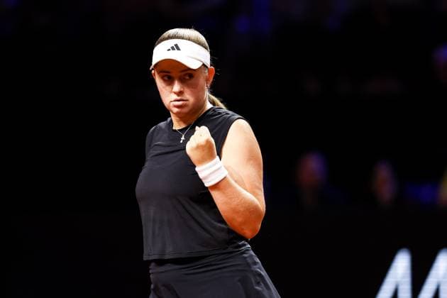 In the picture Jelena Osstapenko LAT with victory fist Jelena Osstapenko LAT vs Iga Swiatek POL GER, Porsche Tennis Grand Prix GP Stuttgart 2025, WTA500, 19 04 2025 GER, Porsche Tennis Grand Prix GP Stuttgart 2025, WTA500, 19 04 2025 Stuttgart Copyright: xEibner-Pressefoto RogerxBuerkex EP