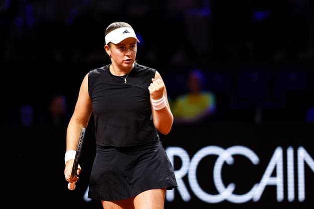 In the picture Jelena Osstapenko LAT with victory fist Jelena Osstapenko LAT vs Iga Swiatek POL GER, Porsche Tennis Grand Prix GP Stuttgart 2025, WTA500, 19 04 2025 GER, Porsche Tennis Grand Prix GP Stuttgart 2025, WTA500, 19 04 2025 Stuttgart Copyright: xEibner-Pressefoto RogerxBuerkex EP