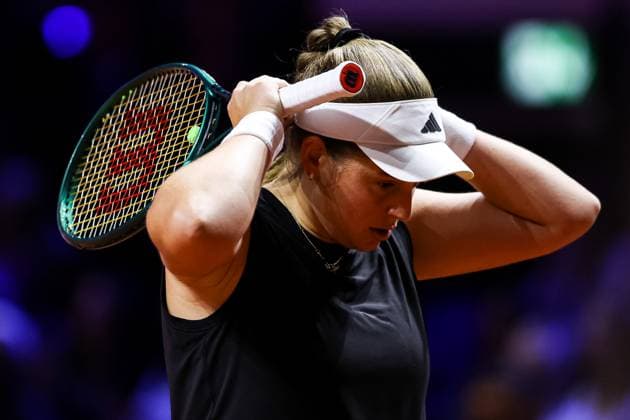 In the picture Jelena Osstapenko LAT Jelena Osstapenko LAT vs Iga Swiatek POL GER, Porsche Tennis Grand Prix GP Stuttgart 2025, WTA500, 19 04 2025 GER, Porsche Tennis Grand Prix GP Stuttgart 2025, WTA500, 19 04 2025 Stuttgart Copyright: xEibner-Pressefoto RogerxBuerkex EP