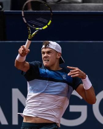 April 19, 2025, Barcelona, Barcelona, Spain: Holger Rune of Denmark during the semifinals between Karen Khachanov on Barcelona Open Banc Sabadell Trofeo Conde de Godo on April 19, 2025 in Barcelona, Spain. Barcelona Spain - ZUMAs316 20250419_znp_s316_005 Copyright: xMartixSeguraxRamonedax