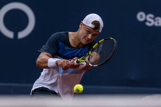 April 19, 2025, Barcelona, Barcelona, Spain: Holger Rune of Denmark during the semifinals between Karen Khachanov on Barcelona Open Banc Sabadell Trofeo Conde de Godo on April 19, 2025 in Barcelona, Spain. Barcelona Spain - ZUMAs316 20250419_znp_s316_007 Copyright: xMartixSeguraxRamonedax