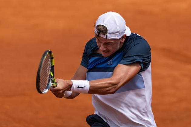 April 19, 2025, Barcelona, Barcelona, Spain: Holger Rune of Denmark during the semifinals between Karen Khachanov on Barcelona Open Banc Sabadell Trofeo Conde de Godo on April 19, 2025 in Barcelona, Spain. Barcelona Spain - ZUMAs316 20250419_znp_s316_025 Copyright: xMartixSeguraxRamonedax