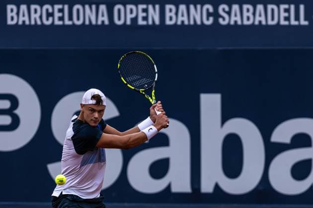 April 19, 2025, Barcelona, Barcelona, Spain: Holger Rune of Denmark during the semifinals between Karen Khachanov on Barcelona Open Banc Sabadell Trofeo Conde de Godo on April 19, 2025 in Barcelona, Spain. Barcelona Spain - ZUMAs316 20250419_znp_s316_035 Copyright: xMartixSeguraxRamonedax