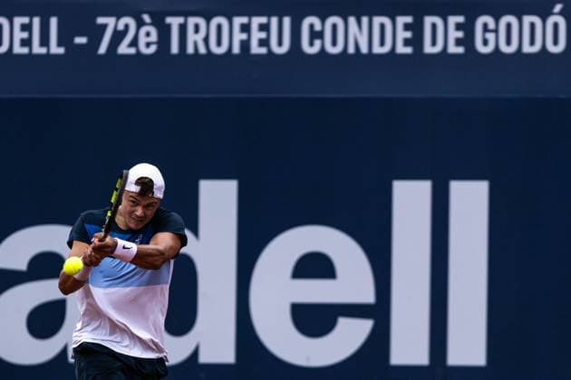April 19, 2025, Barcelona, Barcelona, Spain: Holger Rune of Denmark during the semifinals between Karen Khachanov on Barcelona Open Banc Sabadell Trofeo Conde de Godo on April 19, 2025 in Barcelona, Spain. Barcelona Spain - ZUMAs316 20250419_znp_s316_037 Copyright: xMartixSeguraxRamonedax