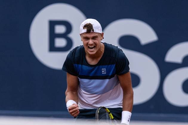 April 19, 2025, Barcelona, Barcelona, Spain: Holger Rune of Denmark during the semifinals between Karen Khachanov on Barcelona Open Banc Sabadell Trofeo Conde de Godo on April 19, 2025 in Barcelona, Spain. Barcelona Spain - ZUMAs316 20250419_znp_s316_039 Copyright: xMartixSeguraxRamonedax