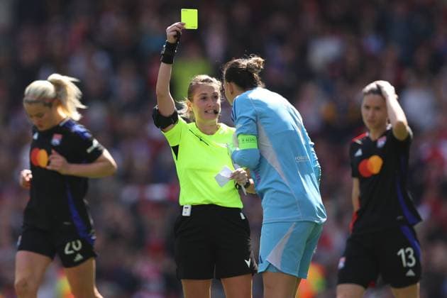 London, England, 19th April 2025. Christiane Endler of Lyon is shown a yellow card during the Arsenal Women vs Olympique Lyonnais UEFA Womens Champions League match at the Emirates Stadium, London. Picture credit should read: Paul Terry Sportimage EDITORIAL USE ONLY. No use with unauthorised audio, video, data, fixture lists, club league logos or live services. Online in-match use limited to 120 images, no video emulation. No use in betting, games or single club league player publications. SPI_026_PT_Arsenal_w_Lyon_W SPI-3848-0029