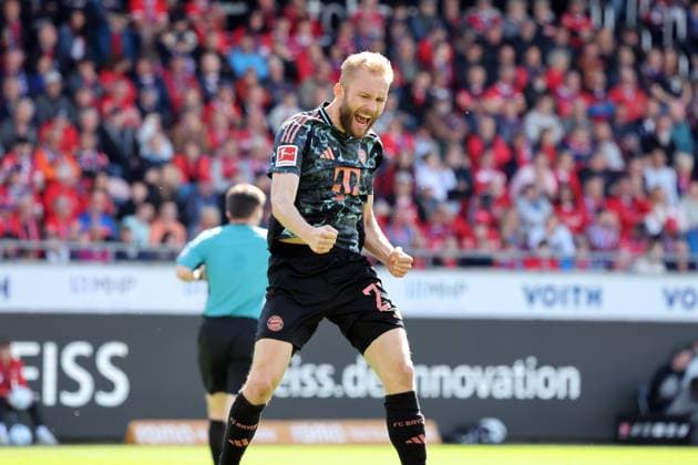 19 04 25 1 FC Heidenheim FC Bayern München Germany, Heidenheim, 19 04 2025, Football, Bundesliga, 1 FC Heidenheim FC Bayern München Konrad Laimer FC Bayern München Cheer Goal 0 2 Laimer