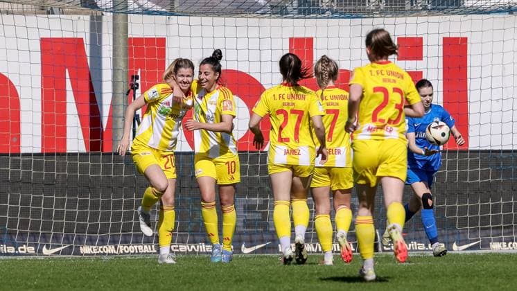 v li Players of 1 FC Union Berlin with goal celebration, cheering, jubilant, optimistic, game scene, highlight, joy about the goal to 0 3, THE DFB REGULATIONS PROHIBIT ANY USE OF PHOTOGRAPHS AS IMAGE SEQUENCES AND OR QUASI VIDEO , 19 04 2025, Meppen Germany , Football, 2 Womens Bundesliga, SV Meppen 1 FC Union Berlin xobx