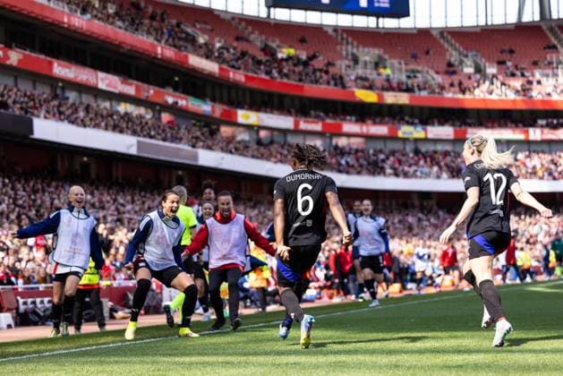 Football - 2024 2025 UEFA Women™s Champions League - Semi-Final - First Leg - Arsenal vs Olympique Lyonnais - Emirates Stadium - Saturday 19th April 2025 Melchie Dumornay (Olympique Lyonnais) runs to the touchline to celebrate after scoring the winning goal at the Emirates Stadium COLORSPORT DANIEL BEARHAM  csp_ars_lyo_db_19042025_