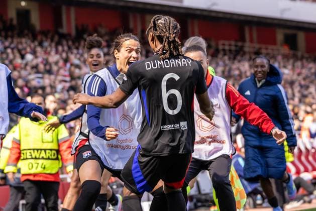 Football - 2024 2025 UEFA Women™s Champions League - Semi-Final - First Leg - Arsenal vs Olympique Lyonnais - Emirates Stadium - Saturday 19th April 2025 Melchie Dumornay (Olympique Lyonnais) runs to the touchline to celebrate after scoring the winning goal at the Emirates Stadium COLORSPORT DANIEL BEARHAM  csp_ars_lyo_db_19042025_