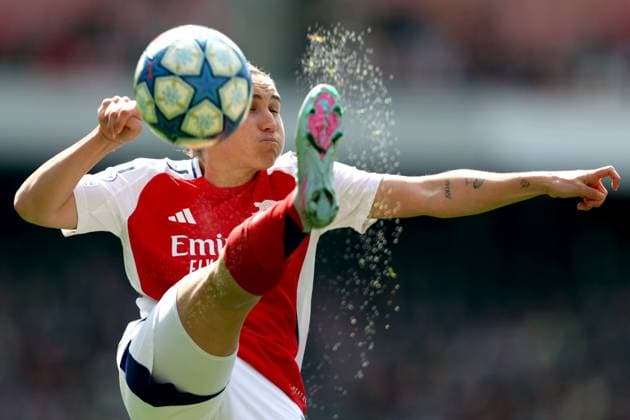 UEFA CL Frauen Arsenal gegen Lyon 19. April 2025 London UEFA Women™s Champions League Halbfinale 1. Spiel Arsenal gegen Olympique Lyonnais Mariona Caldentey von Arsenal Foto von Mark Leech London UK  Copyright: xMarkxLeechxOffside