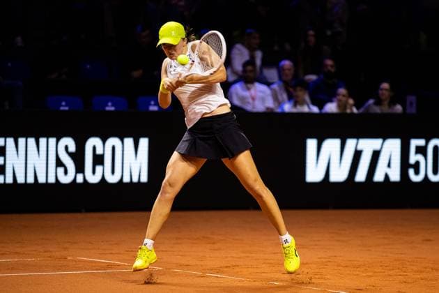 In the picture Iga Swiatek Jelena Ostapenko LAT vs Iga Swiatek POL GER, Porsche Tennis Grand Prix GP Stuttgart 2025, WTA500, 19 04 2025 GER, Porsche Tennis Grand Prix GP Stuttgart 2025, WTA500, 19 04 2025 Stuttgart Copyright: xEibner-Pressefoto RogerxBuerkex EP