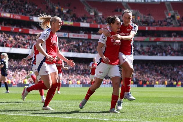 London, England, 19th April 2025. Mariona Caldentey of Arsenal celebrates after scoring to make it 1-1 during the Arsenal Women vs Olympique Lyonnais UEFA Womens Champions League match at the Emirates Stadium, London. Picture credit should read: Paul Terry Sportimage EDITORIAL USE ONLY. No use with unauthorised audio, video, data, fixture lists, club league logos or live services. Online in-match use limited to 120 images, no video emulation. No use in betting, games or single club league player publications. SPI_046_PT_Arsenal_w_Lyon_W SPI-3848-0049