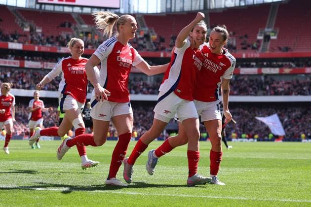 London, England, 19th April 2025. Mariona Caldentey of Arsenal celebrates after scoring to make it 1-1 during the Arsenal Women vs Olympique Lyonnais UEFA Womens Champions League match at the Emirates Stadium, London. Picture credit should read: Paul Terry Sportimage EDITORIAL USE ONLY. No use with unauthorised audio, video, data, fixture lists, club league logos or live services. Online in-match use limited to 120 images, no video emulation. No use in betting, games or single club league player publications. SPI_047_PT_Arsenal_w_Lyon_W SPI-3848-0050