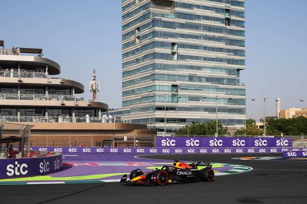 F1 - SAUDI ARABIAN GRAND PRIX 2025 01 VERSTAPPEN Max (nld), Red Bull Racing RB21, action during the Formula 1 STC Saudi Arabian Grand Prix 2025, 5th round of the 2025 FIA Formula One World Championship, WM, Weltmeisterschaft from April 18 to 20, 2025 on the Jeddah Corniche Circuit, in Jeddah, Saudi Arabia - JeddahSaudi Arabia  Copyright: xAndrÃ xFerreirax
